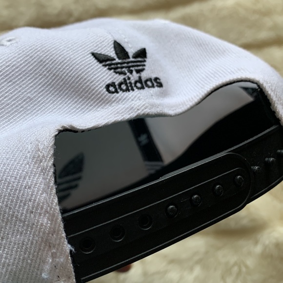 Adidas hat white & black Adidas Mens baseball cap - Picture 12 of 13